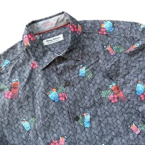 Tommy Bahama IslandZone Coconut Point Tiki Drink Print Shirt Gray Mens Medium